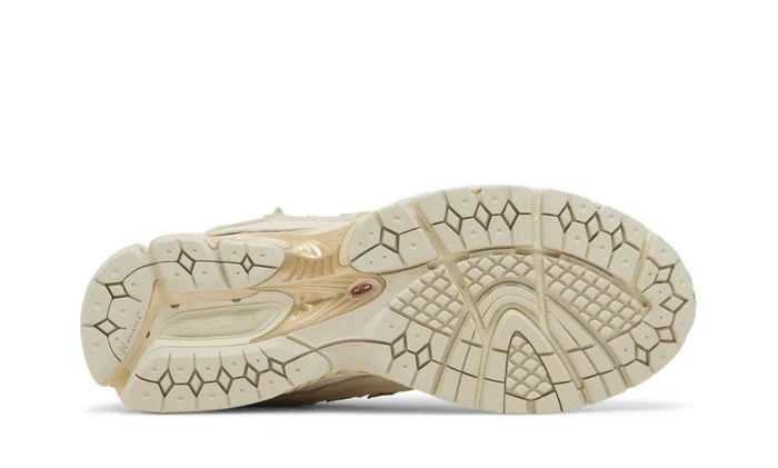 New Balance 2002R Protection Pack Sandstone NEW BALANCE 2002R