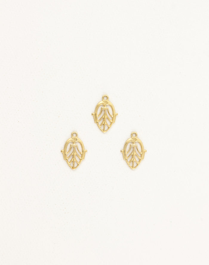 DPV144 Gold leaf charms