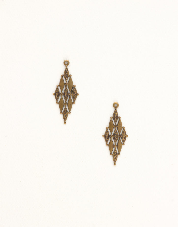 DP201 Diamond-shaped vintage earrings