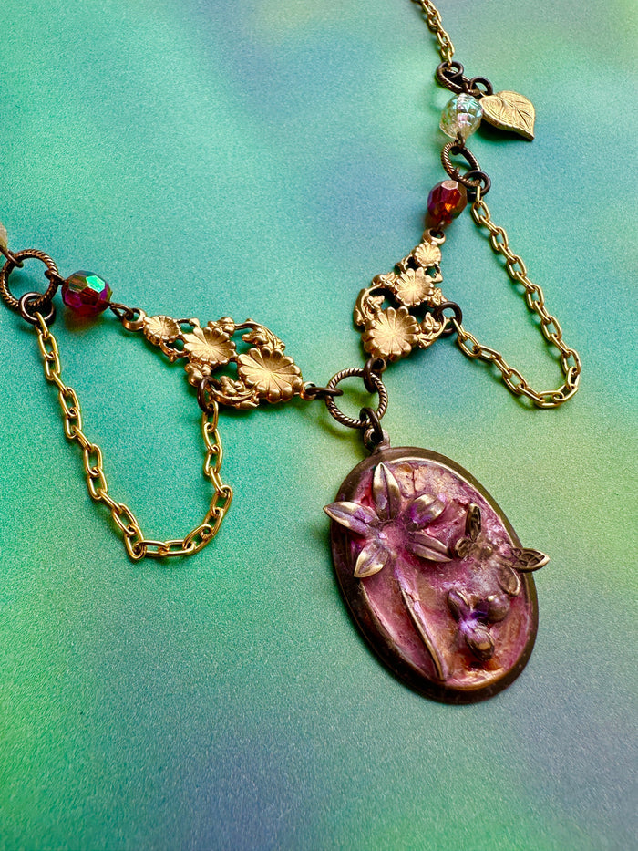 Vintage style dragonfly pendant necklace