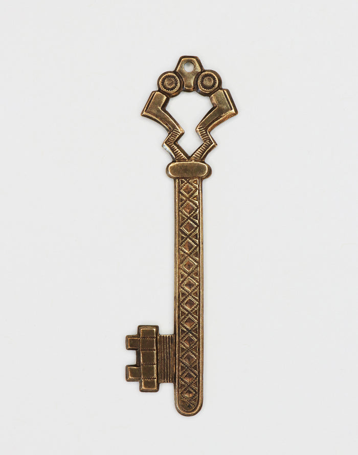 Vintage key image P0015