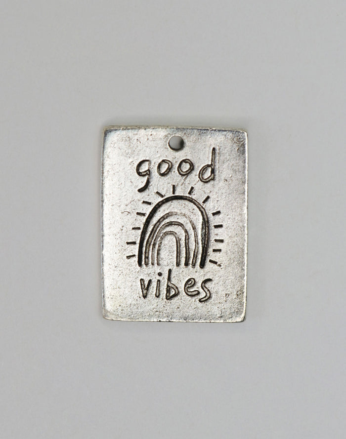 PT405-060 Good Vibes Rainbow Charm
