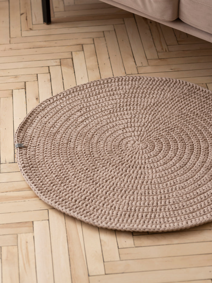 Round plain rug