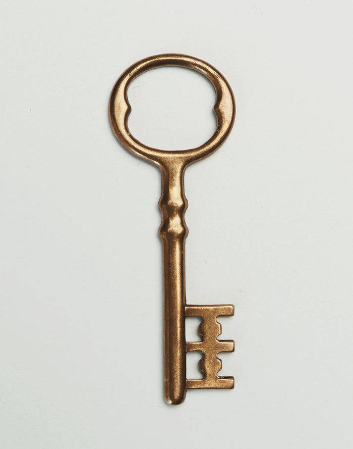 Vintage key P135