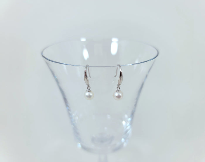 Timeless Pearl Earrings Silver