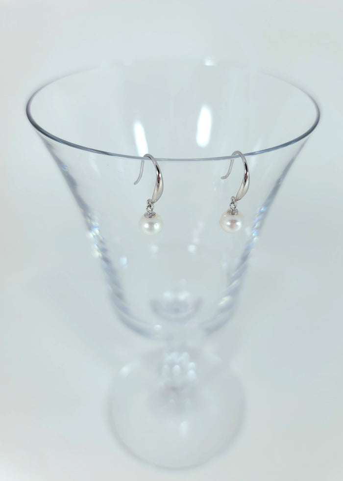 Timeless Pearl Earrings Silver
