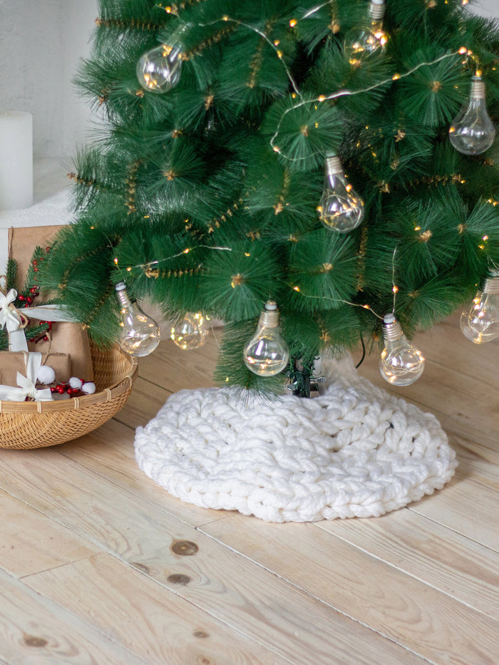 White Chunky-Knitted Christmas Tree Skirt | US Stock